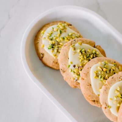 Cookies cu fistic si ciocolata alba