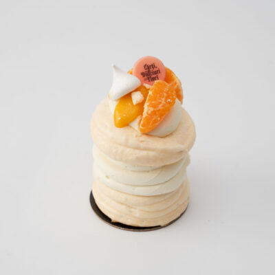 Monoporție Pavlova cu Fructul Pasiunii și Clementine